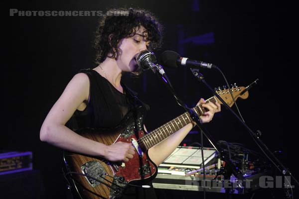 ST VINCENT - 2009-04-26 - PARIS - La Maroquinerie - Annie Clark